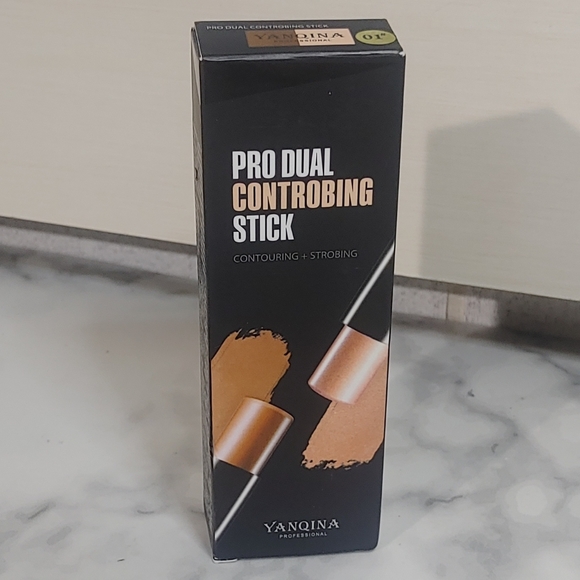 Controbing Makeup Stick - Picture 1 of 4